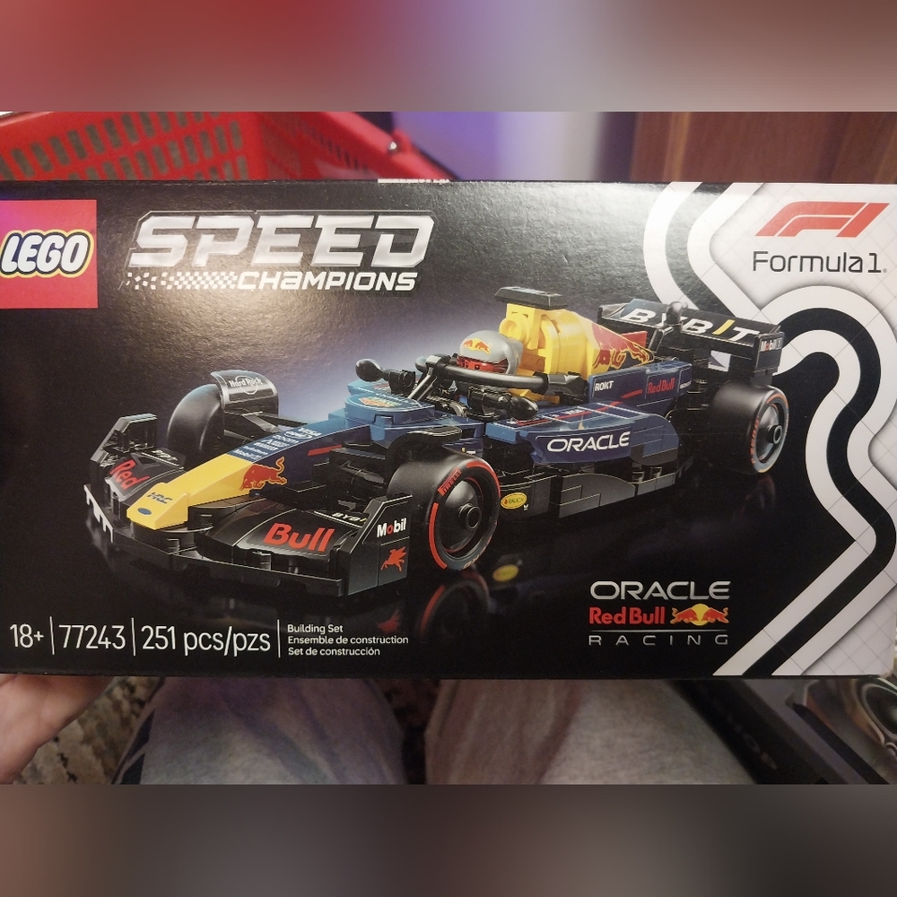 LEGO Speed Champions Oracle Red Bull Racing Formula 1 Car - Blue/Yellow